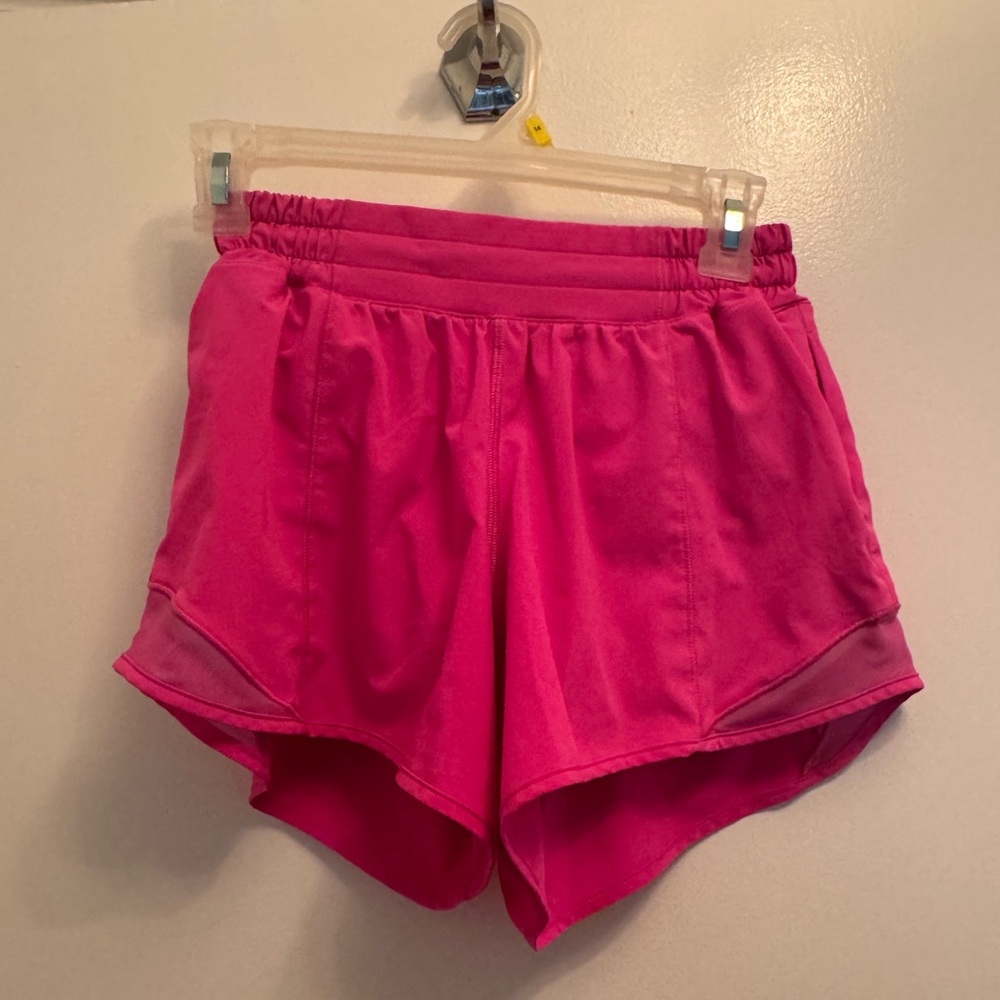 Lululemon hotty shorts pink